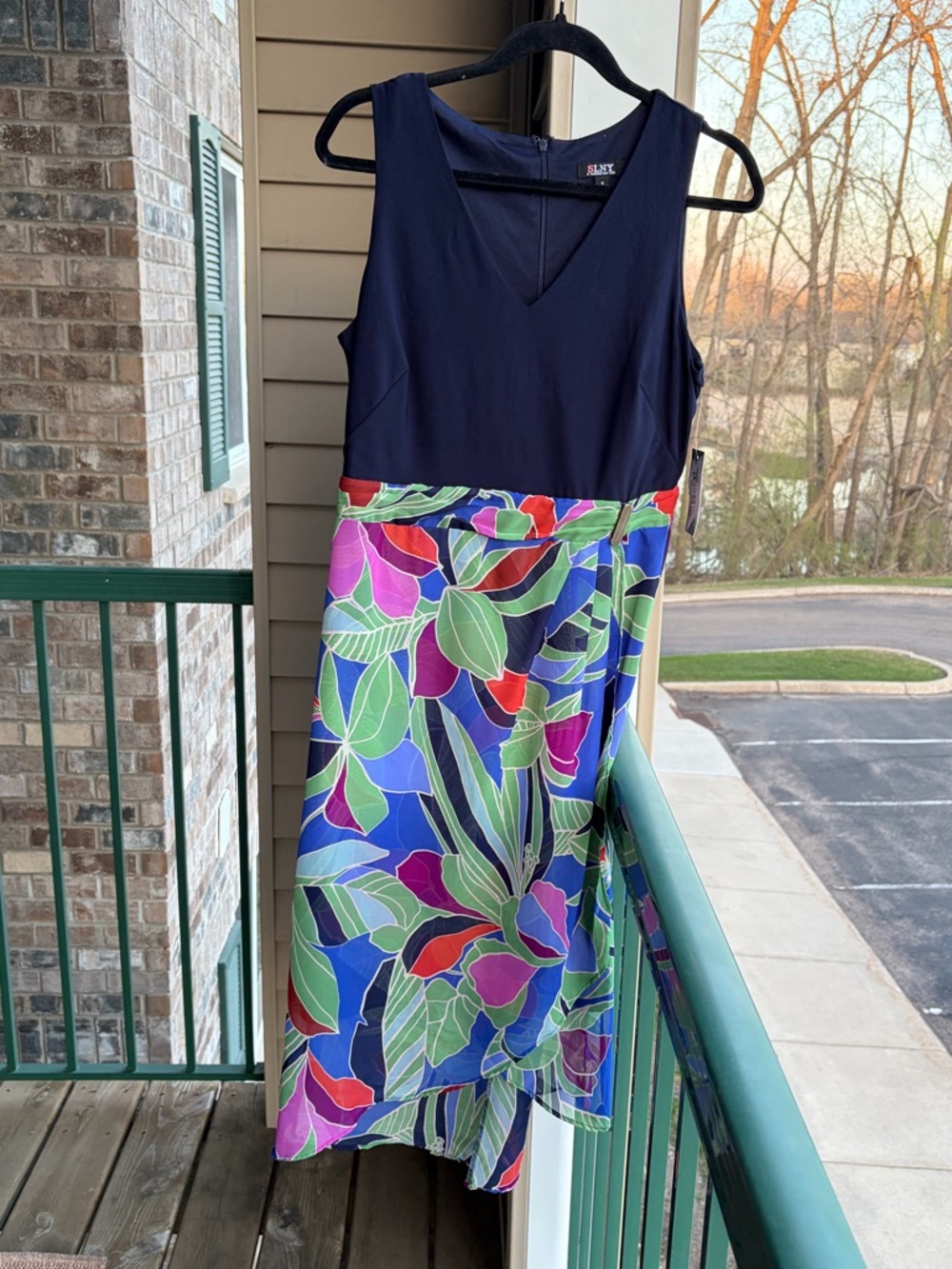 🆕 💚🩷🩵💙SLNY Navy Multi Floral Midi Dress Size 8 Fit & Flare Belted Summer Dress - Picture 3 of 17